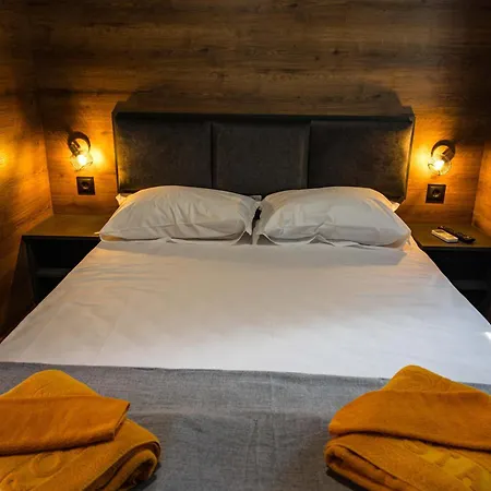 Albatross Family Nest Breeze مكان تخييم فارنا