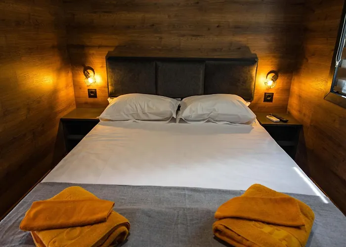 Albatross Family Nest Breeze مكان تخييم فارنا