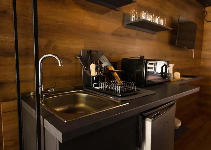 Albatross Family Nest Breeze * فارنا